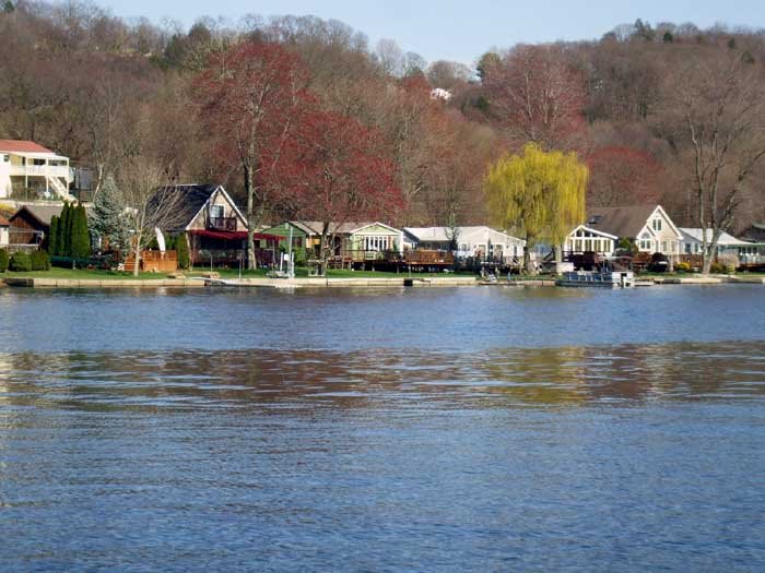 Housatonic River by DaTaJoPe