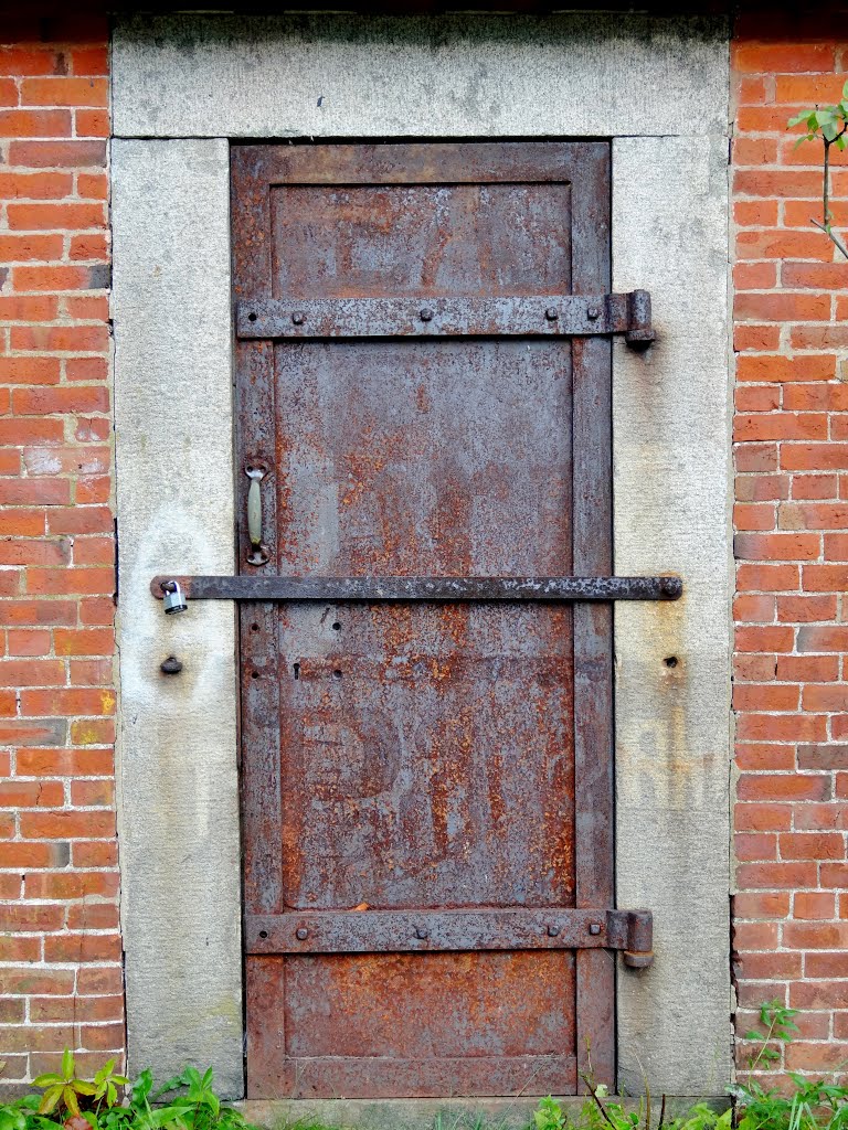 Armory powder magazine, Bath Maine by Taoab