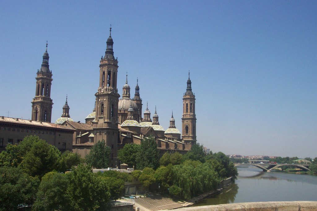 El Pilar desde el río Ebro. Zaragoza by SlimJean