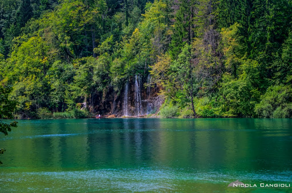 Acque verdi ~ Green waters by Nicola Cangioli