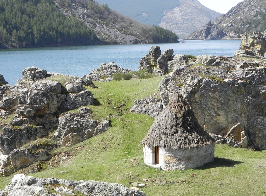 Embalse de Camporredondo,Alba de los Cardaños, Montaña Palentina, Palencia. España. (Estepa32). by Estepa32