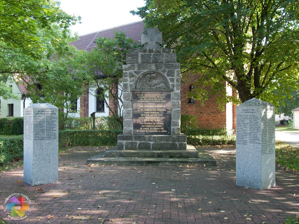 Kriegsdenkmal an der Wiesenauer Kirche by mydigicam