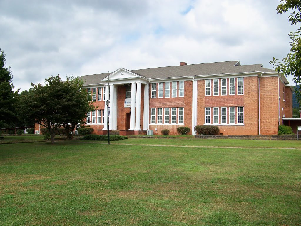 Polk County Dept of Recreation/Old Stearns School - ca. 1917 by herdintheupstate