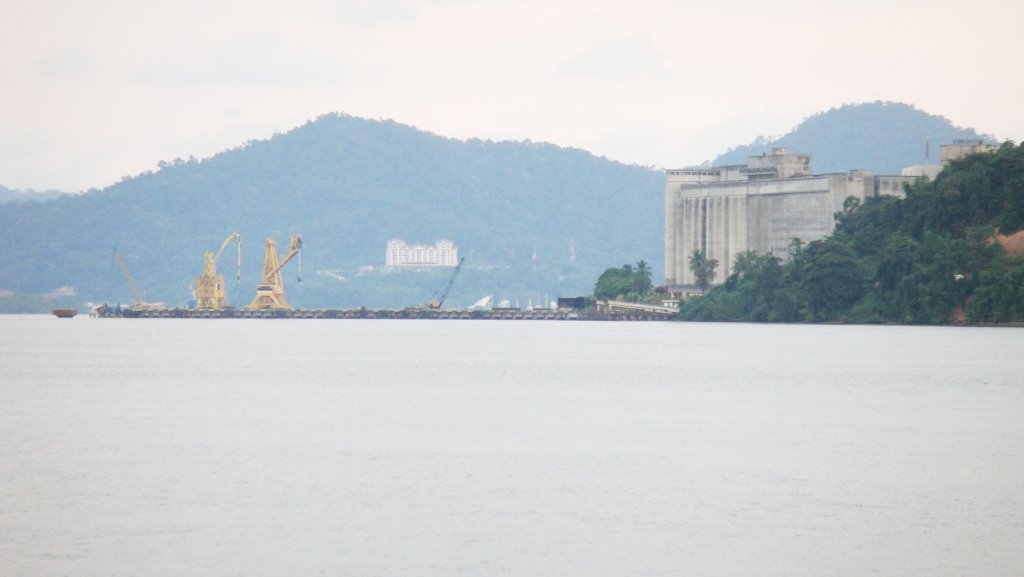 MALAYAN FLOUR MILL, LUMUT. by invulnerable_alex