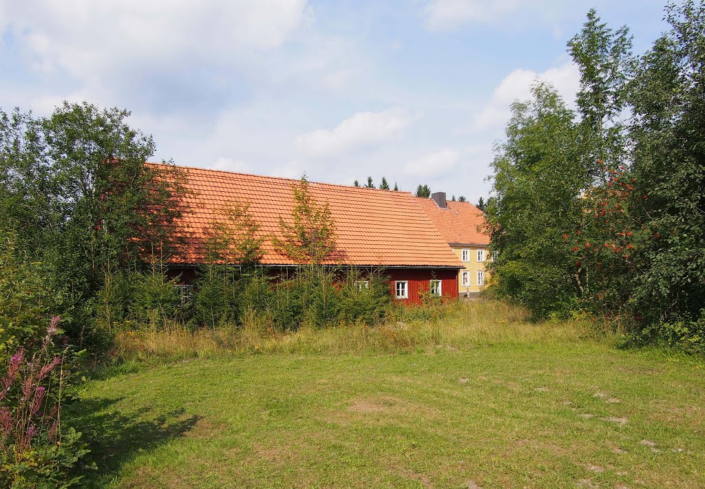 Ehem. Sprengstoff-und Bomben Füllfabrik "Werk Tanne", Bau 581, PKW-Garage, Rückseite by Lochenstein