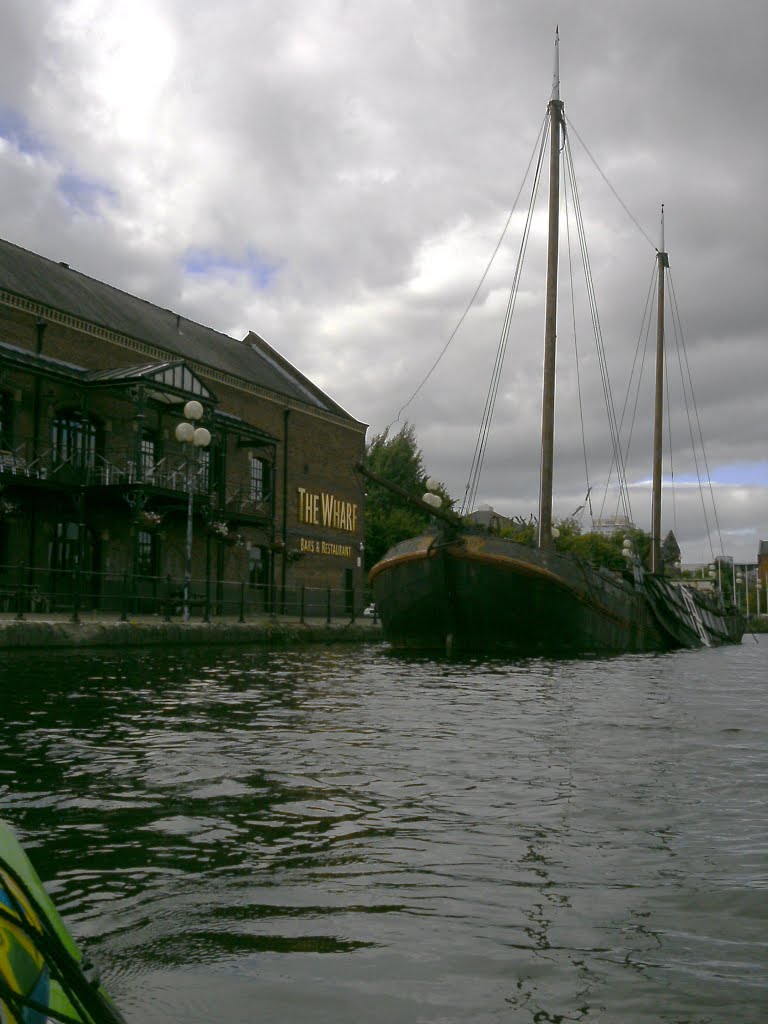 The Wharf Pub on Bute East Dock, Cardiff by Meic W Caerdydd