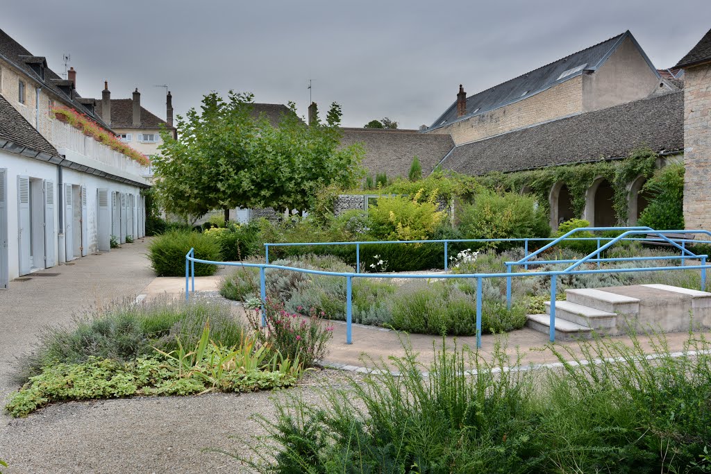 Beaune, Frankreich by Norbert Kurpiers