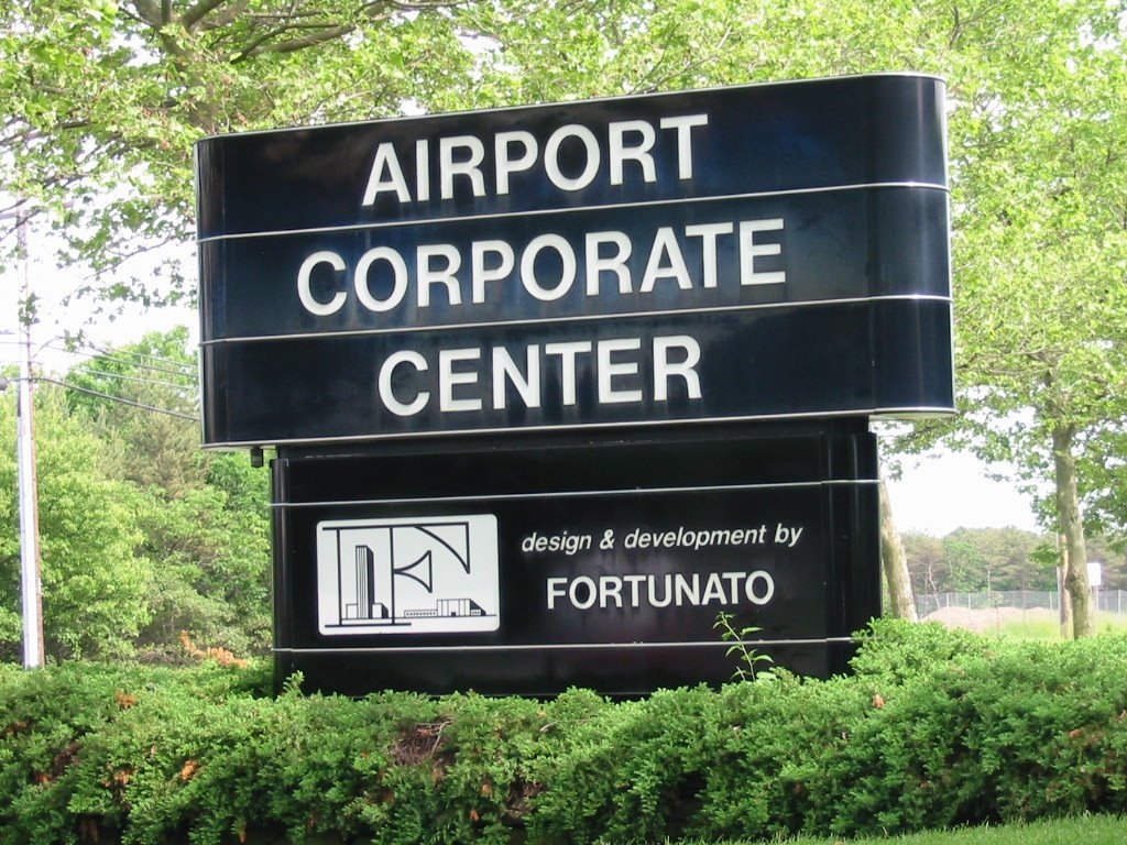 Airport Corporate Center by barneyjr