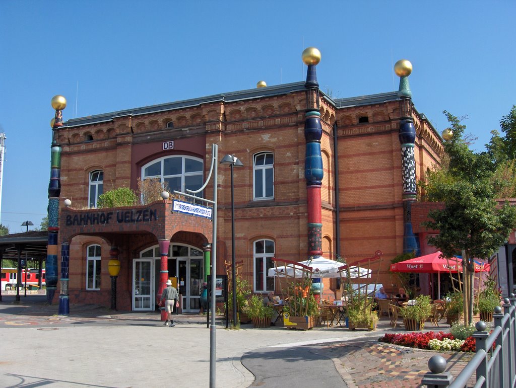 Hunderwasserbahnhof Uelzen by Ingmar Krüger