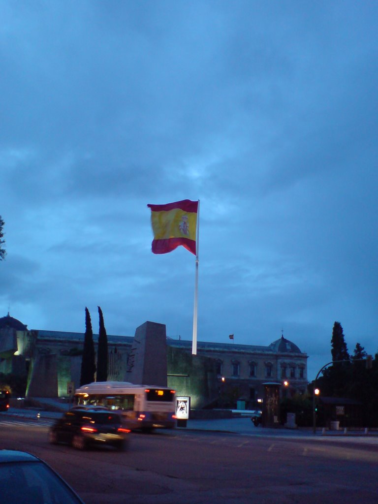 Gran bandera de la Plaza Colón by Harold Amorín