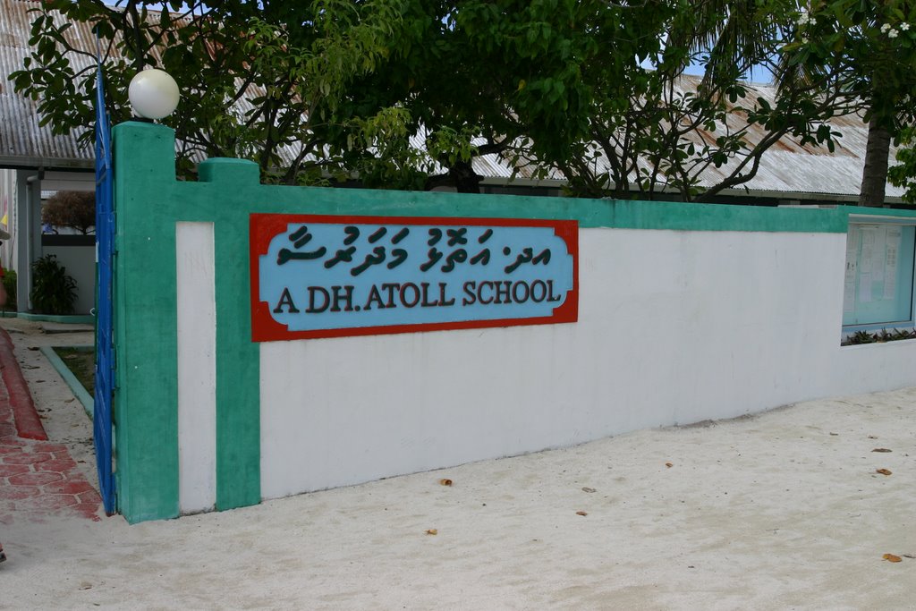 A Dh.Atoll School by mirical