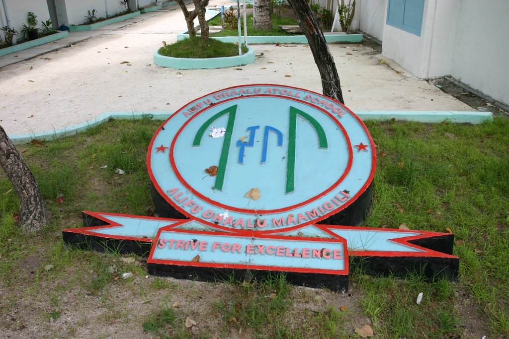 A Dh.Atoll School by mirical