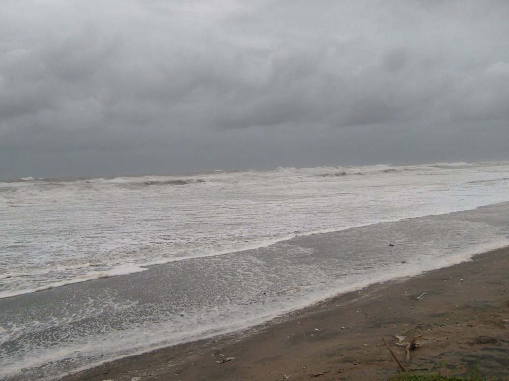 Tormenta en Playa de Ponce, Eldorado, Sinaloa by JoseLuisMorenoLopez