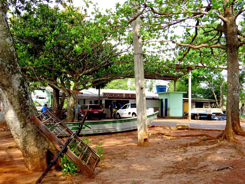 Associação de Pescadores Beira Rio em Guaíra, PR. by Ricardo Mercadante