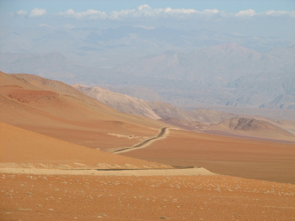 Caminos del Desierto de Atacama by A. Marcelo Vera E.