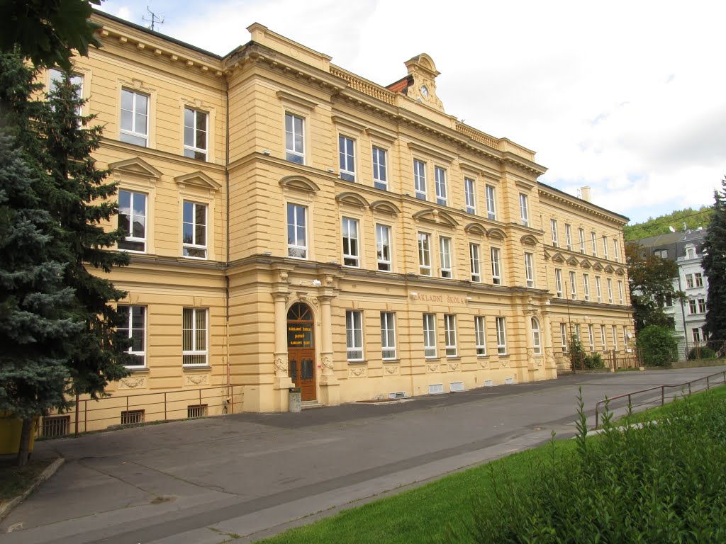 School at Libušina by vo-id