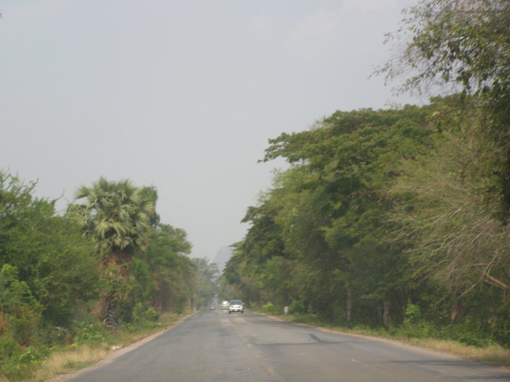 Noen Makok - NiKhom Khao Bo Kaeo Road by CHAMRAT CHAROENKHET