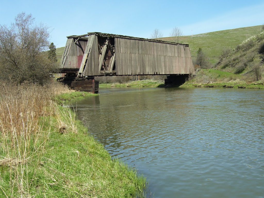 Manning Bridge - Last "Covered Roofless" Railroad Bridge in the U.S.A. - Colfax, Washington, USA by WestslopeCutthroat