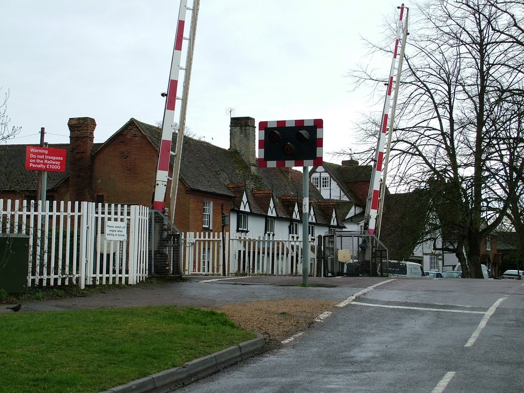 Level crossing at the Causeway, Steventon by Alan WD