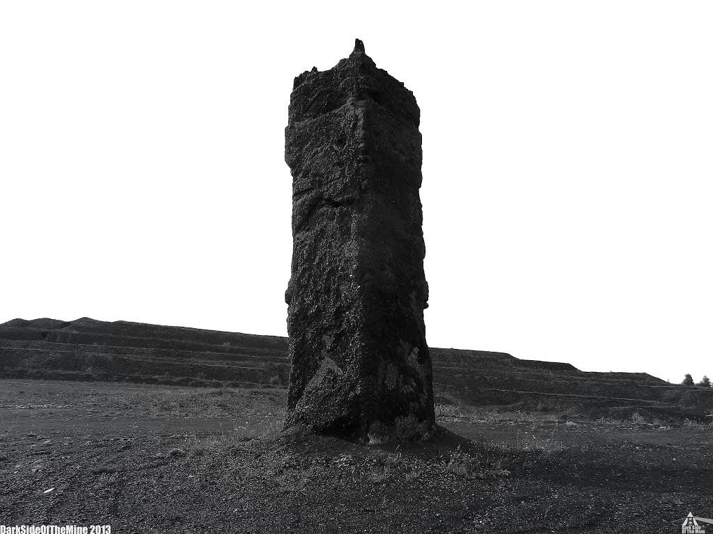 "Pylon cable car to the mining area": the unexpected artwork, the post industrial civilization landmark from Slag heap Nr. 101 by DarkSideOfTheMine