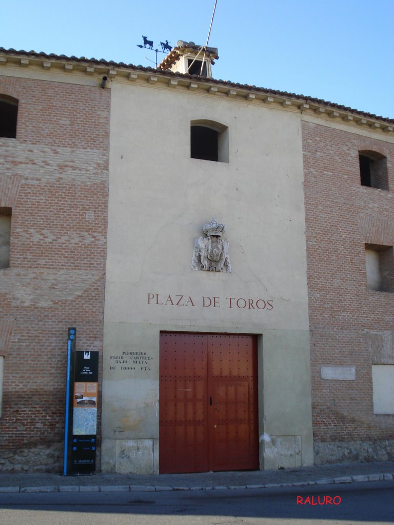 Plaza de toros de Aranjuez - http://unpaseoporelcoso.blogspot.com.es by Raúl 11