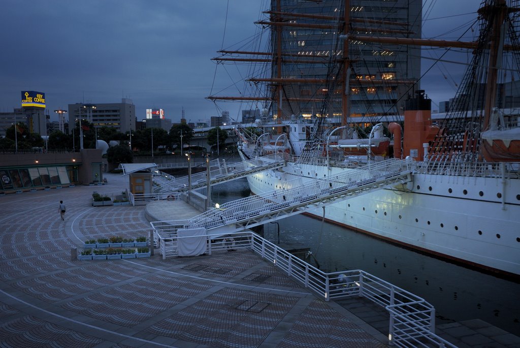 Nippon-Maru Memorial Park 20060825 181023 by kokupsy.un morita