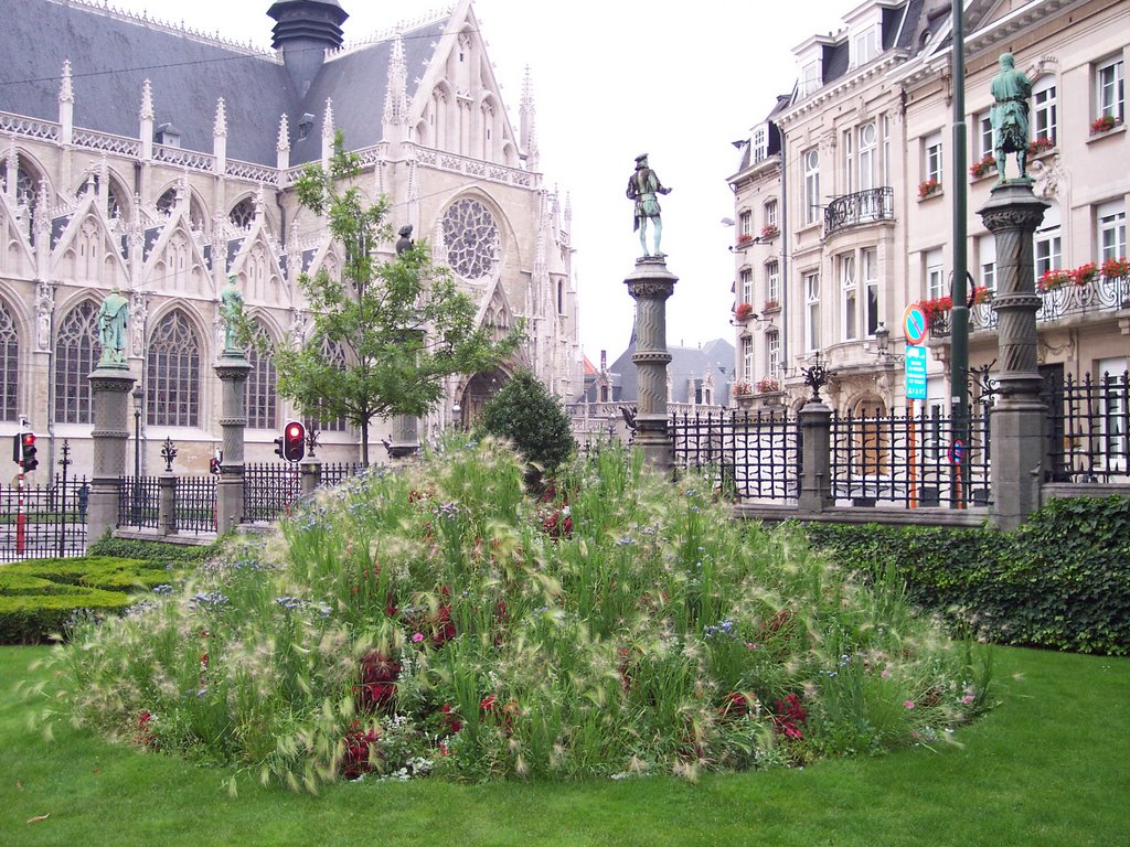 Notre Dame du Sablon depuis le parc, Bruxelles by TitTornade