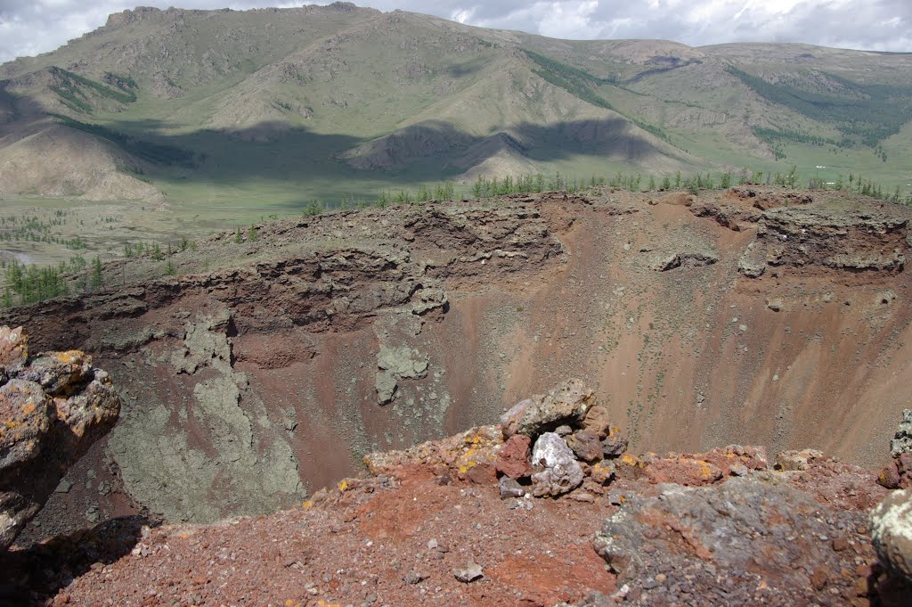 Le cratère du volcan Khorgö (Хоргын тогоо) by Olivier Morice http://olivier-morice.fr