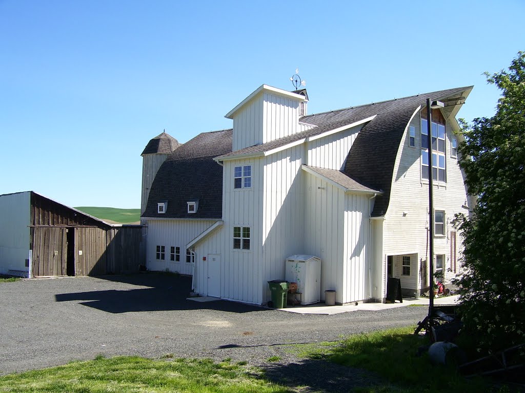 Dahmen Barn - Uniontown, Washington, USA by WestslopeCutthroat