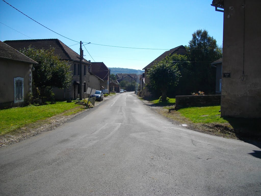 Grande Rue à Uzelle by Claudius B.