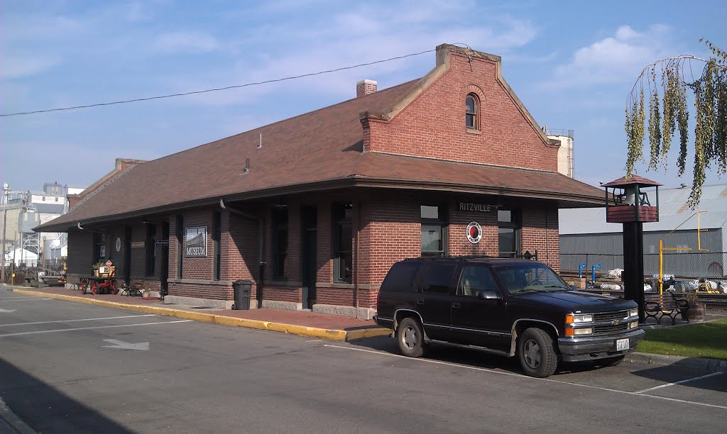 Northern Pacific Depot- Ritzville WA by kevystew