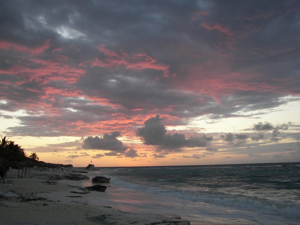 Sunrise Eden Village - Cayo Largo by gian luca bucci