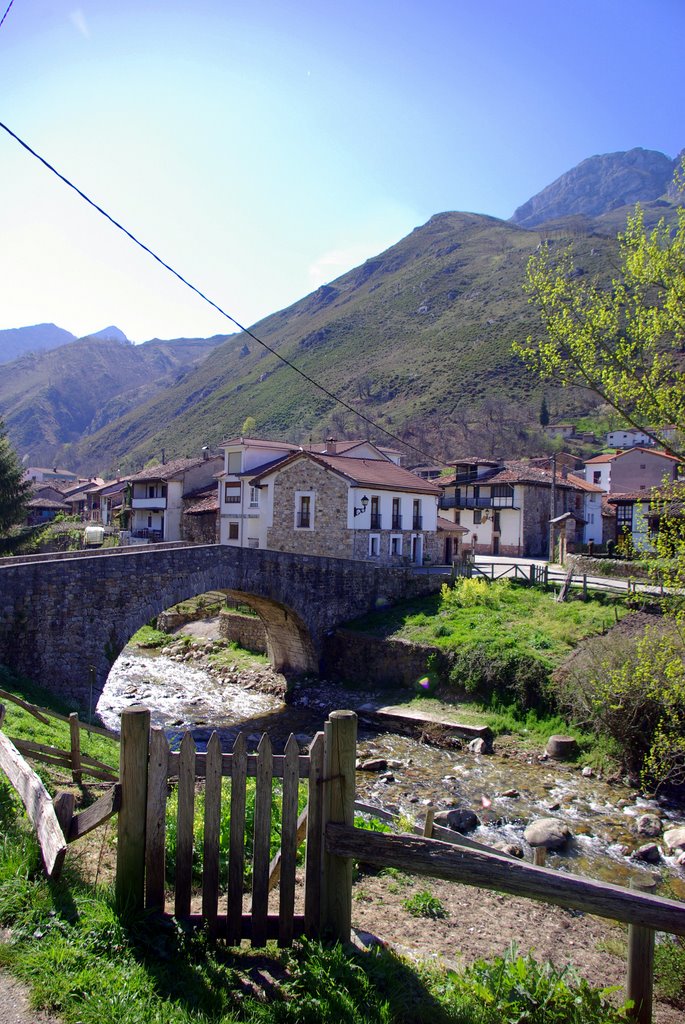 Soto de Agues. Puente. by saul-oviedo