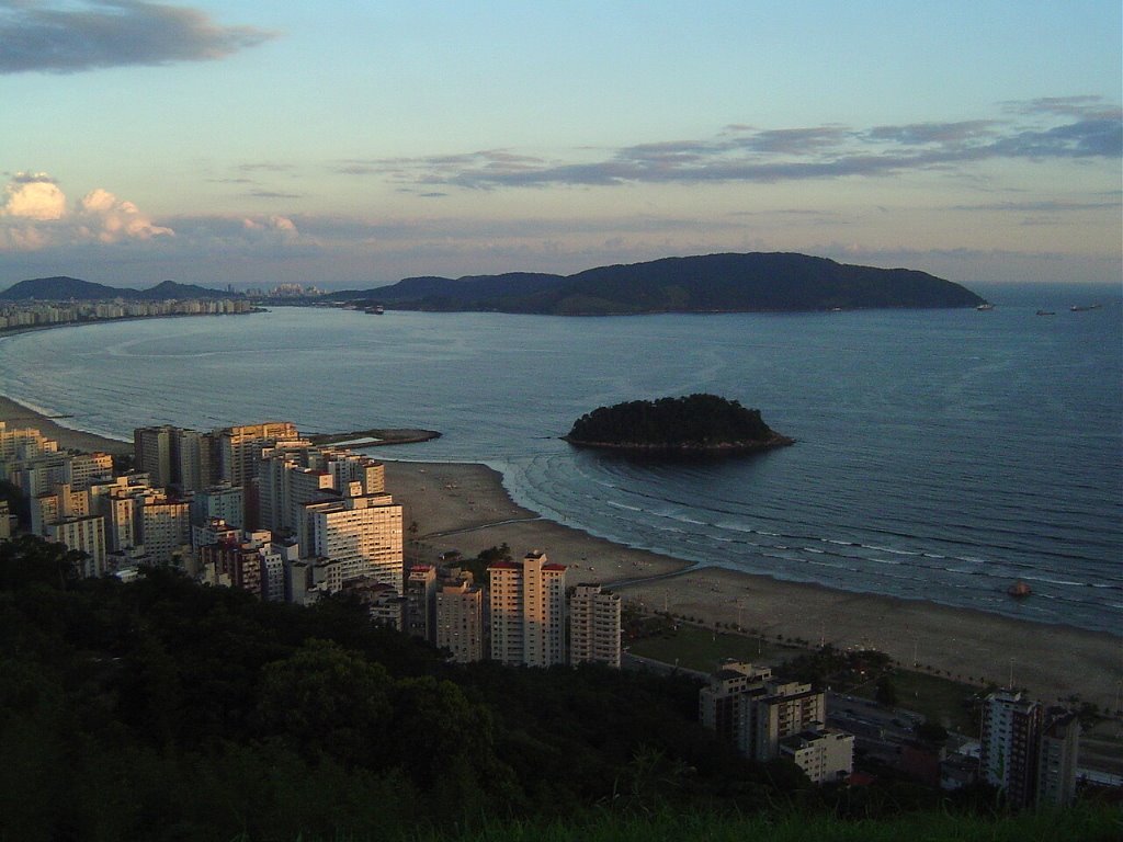 Santos vista do Morro da Asa Delta by Sérgio Lombardi