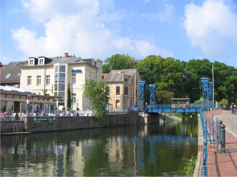 Hubbrücke by Harald Schwandt