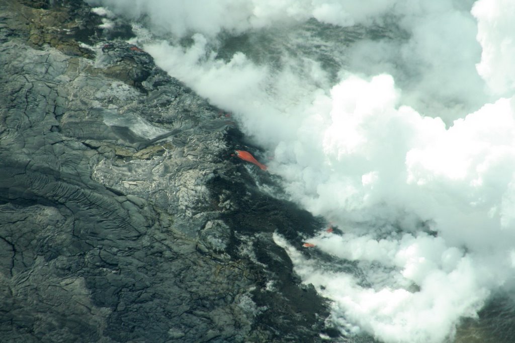 Lava at volcanoes NP by Oli Krauss