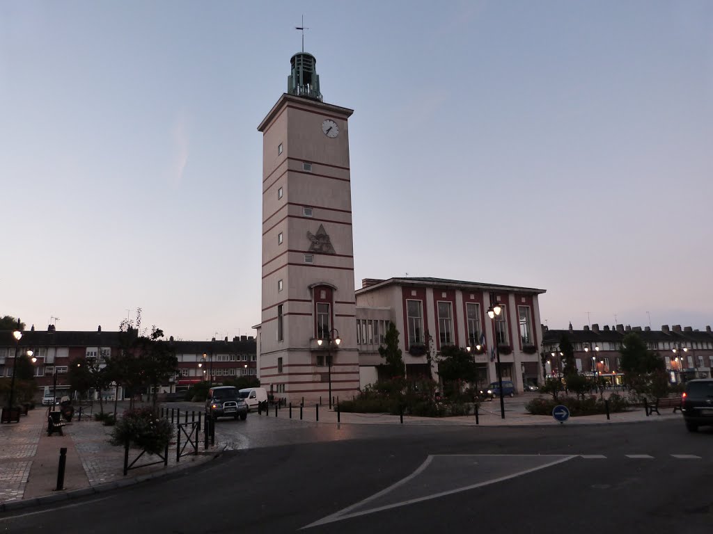 Abbeville,l'Hôtel de ville. by laurentSnogoogleviews!