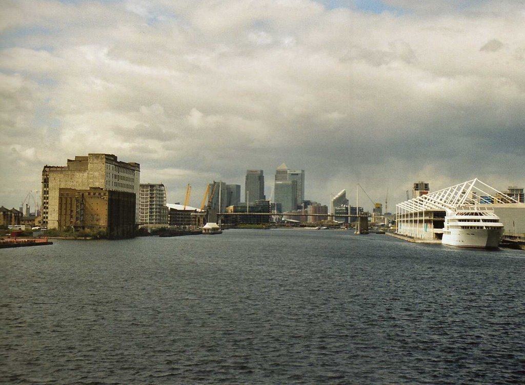 Canary Wharf with Excel by TFa Muc