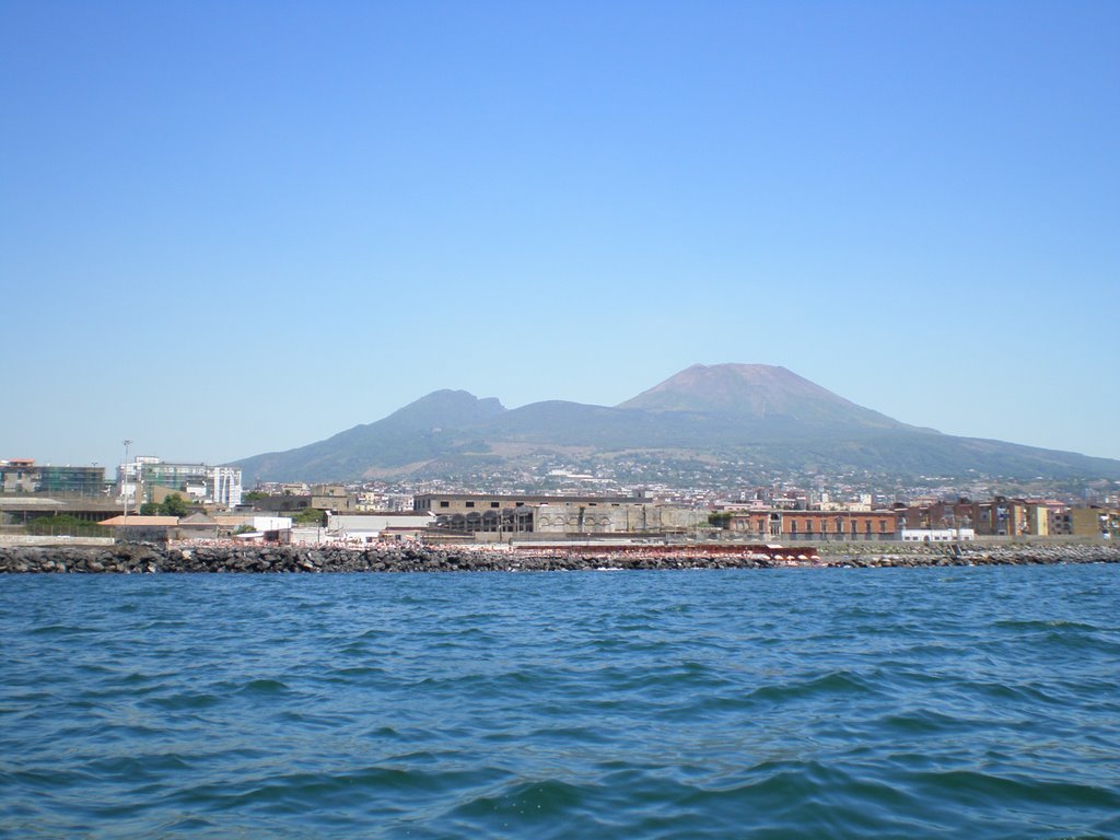 Portici - Bagno Arturo & Vesuvio by Cirello del Granatel…