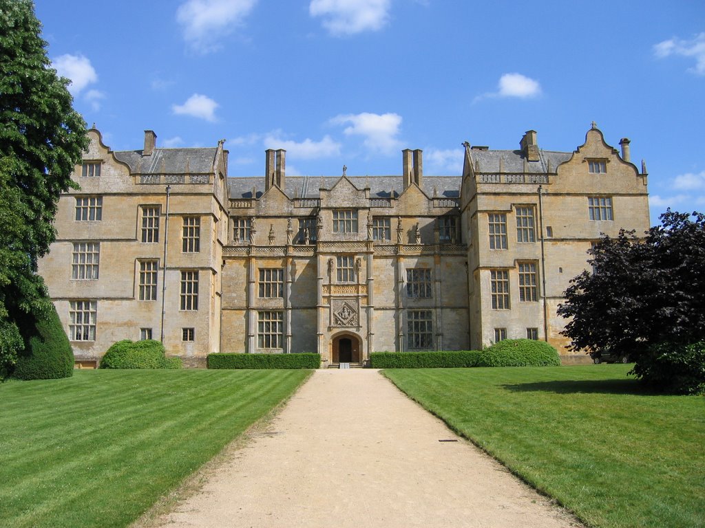 Montacute House by CliveM