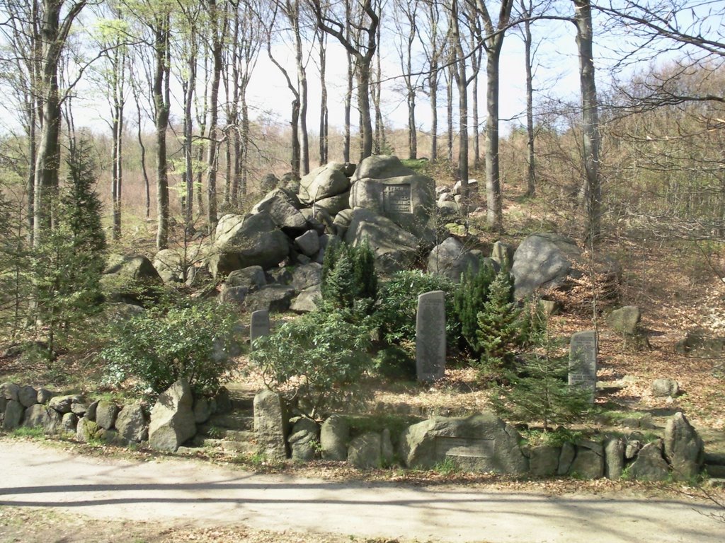 Kriegerdenkmal in Lindenfels by Holger Schmitt