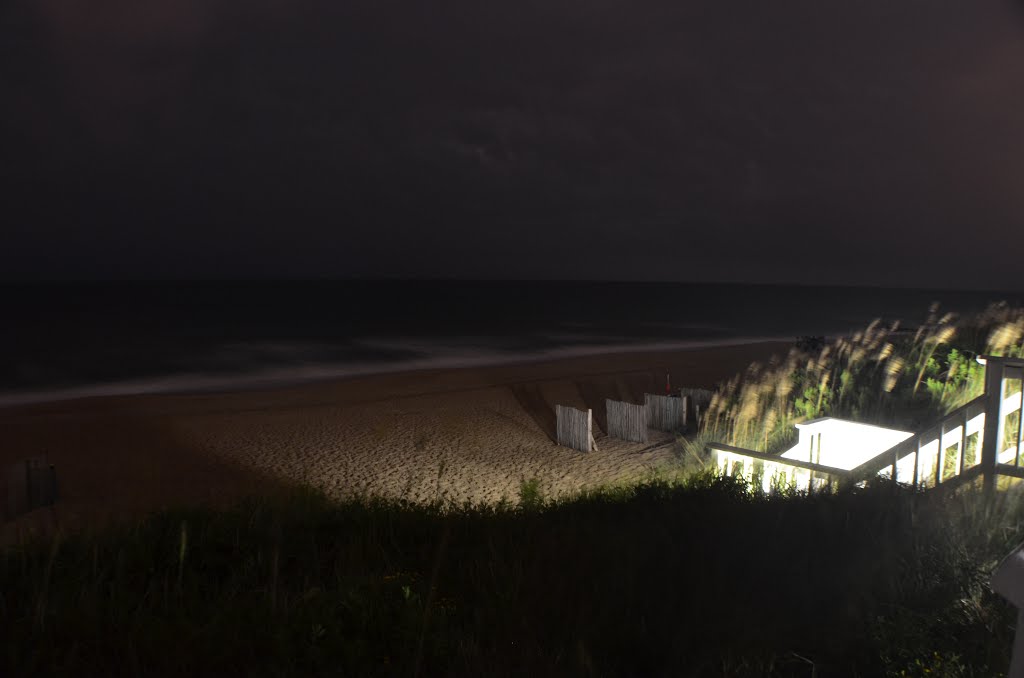 Beach Night by rcmori