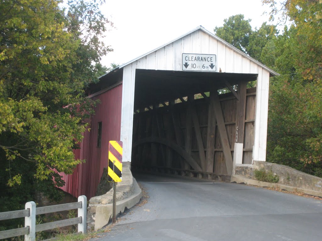 Covered bridge by bobneub