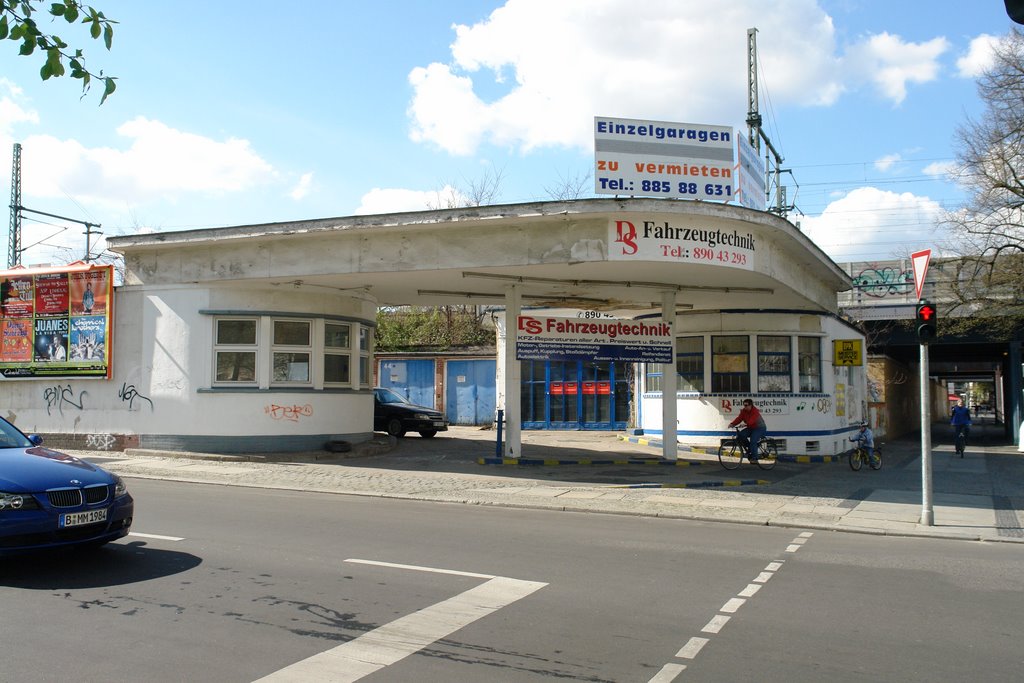 Remainings of a former fuel station by sucramresse