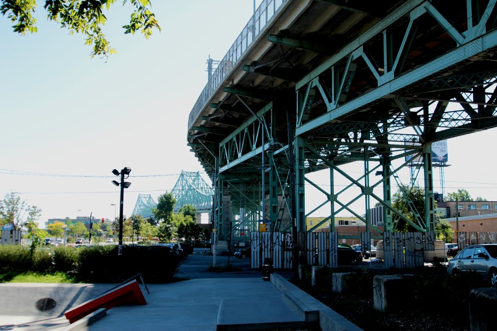 Pont Jacques-Cartier by Patrizia Piras