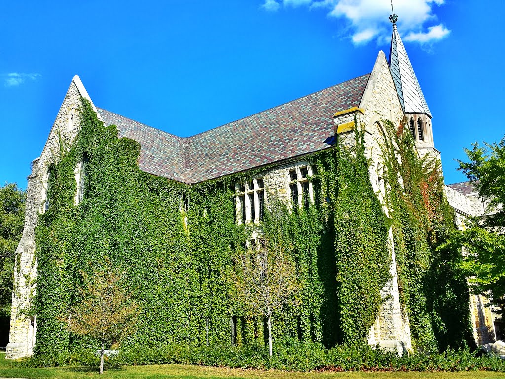 Holland Hall, St. Olaf College by kugrfan