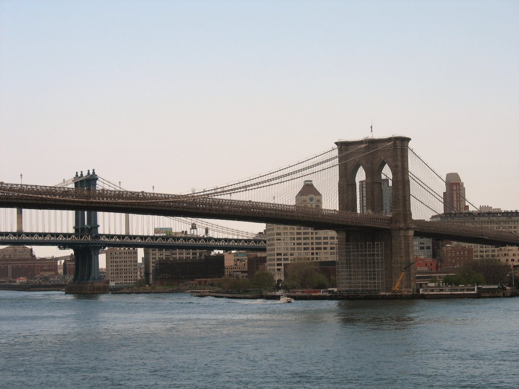 Brooklyn Bridge by Fabio Turibio