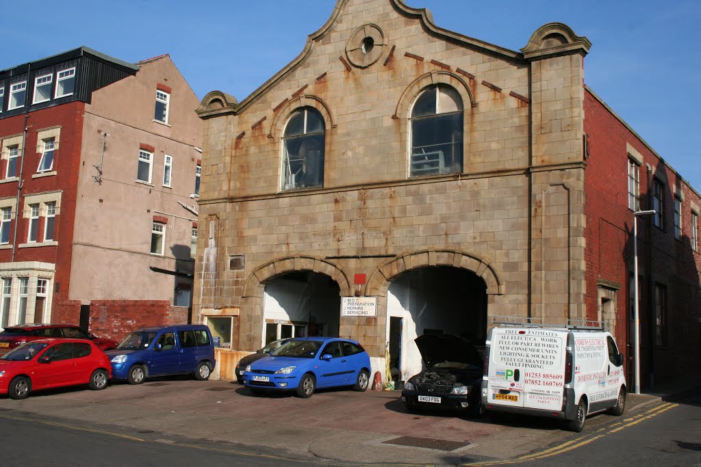 Garage on King George Av - Blackpool by paulosbrumbos