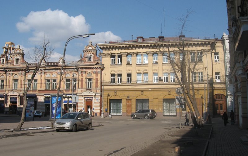 Corner of Karl Marx and Litvinov streets / Угол улиц Карла Маркса и Литвинова by Irreligious