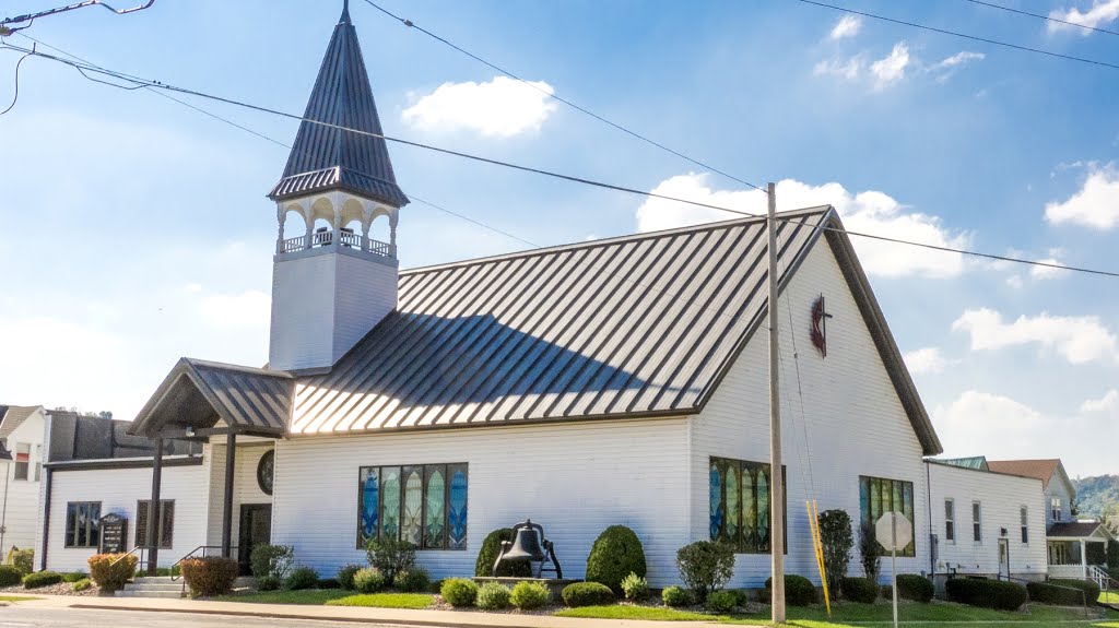 The Viola United Methodist Church by D200DX